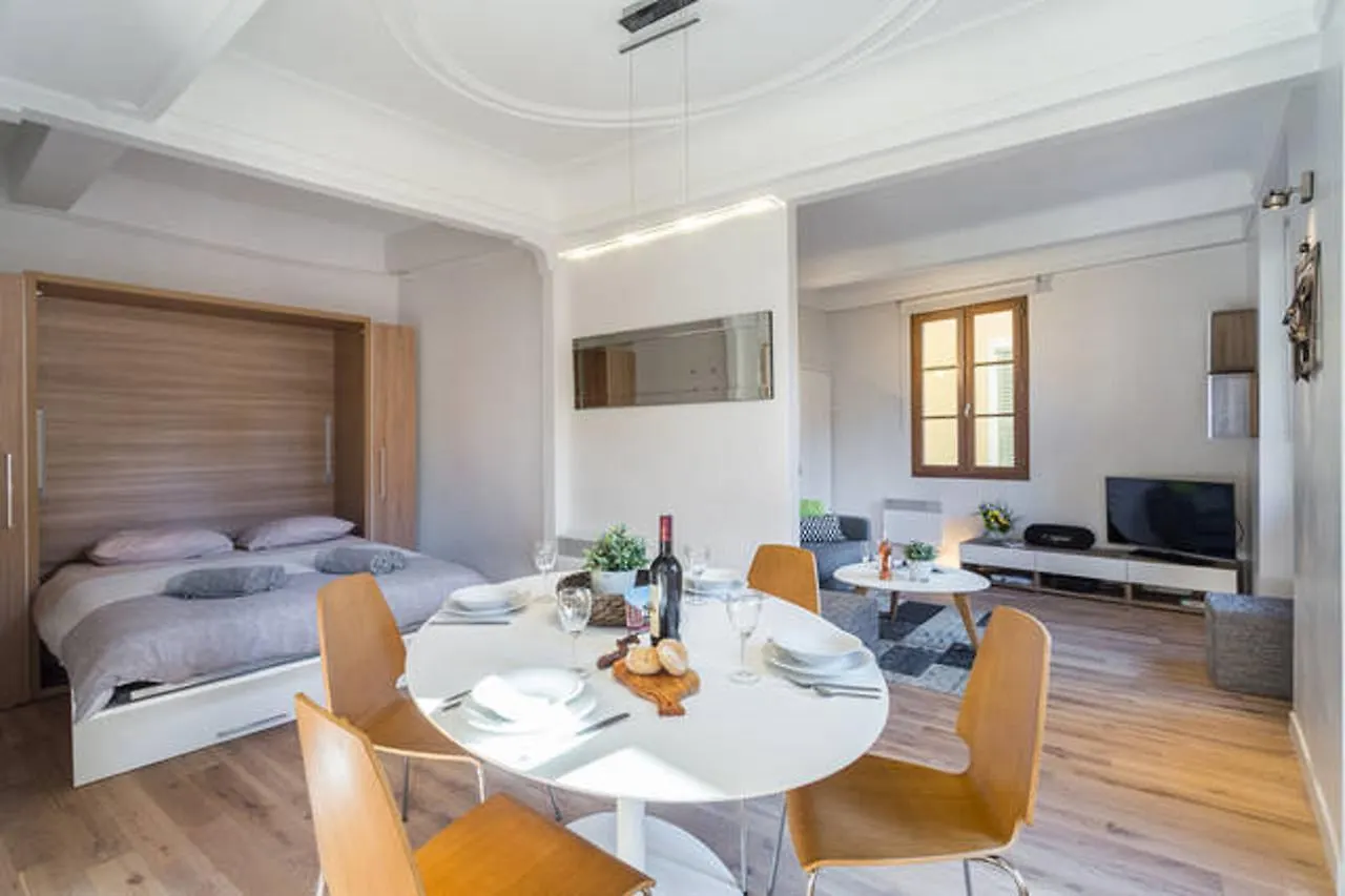 Le Rossetti B. - Modern, Long Balcony, Old Town Niza Apartamento